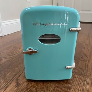 Frigidaire Mini Personal Fridge